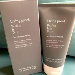 Living Proof - perfect hair day - In-shower styler